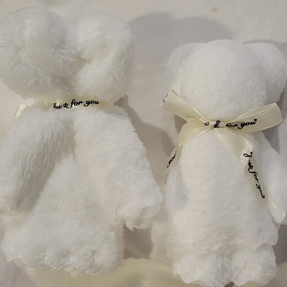 5 White Towel Bears
